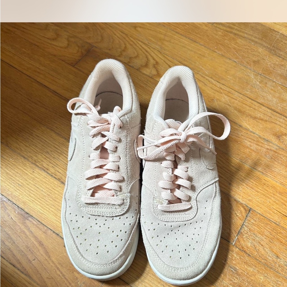 Nike Women's Pink Sneakers